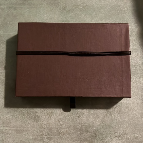 Louis Vuitton Gift Box - Picture 3 of 3